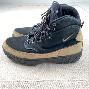 Nike ACG Hiking Boots Size 7 Low Heel Vintage 90s